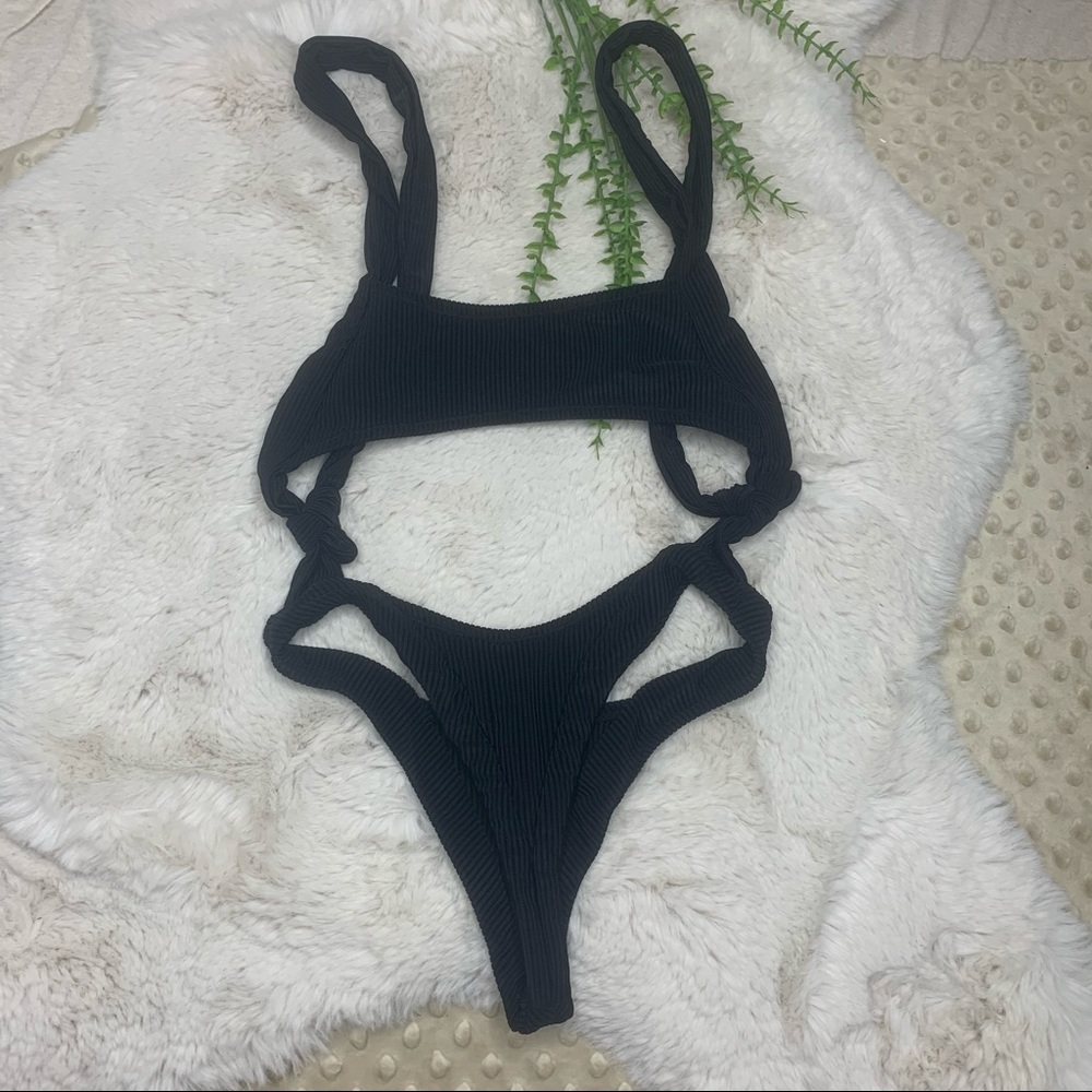INDAH Skimpy Brazilian One Piece Swimsuit Ribbed XS